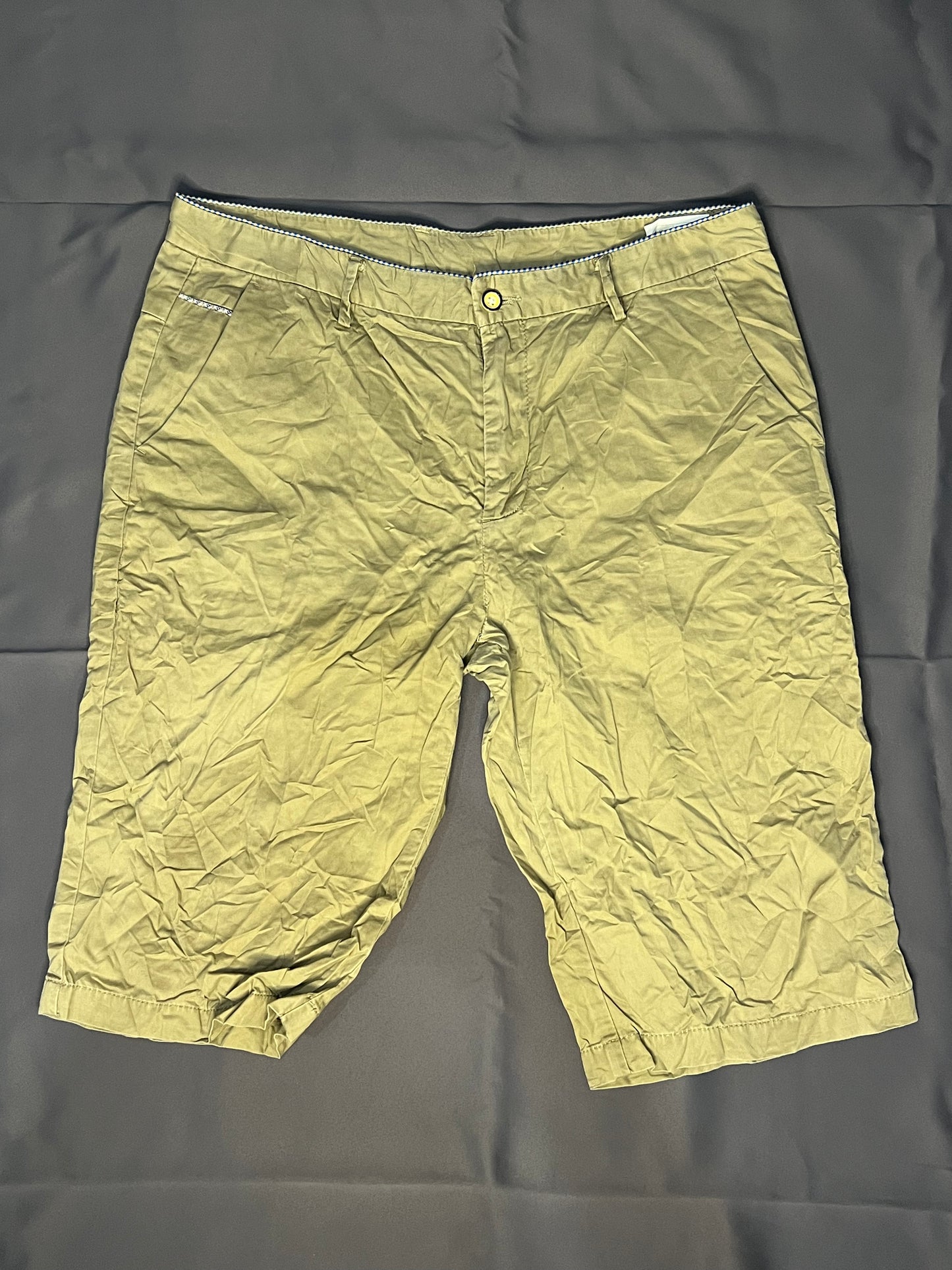 Generic Khaki (Brown)