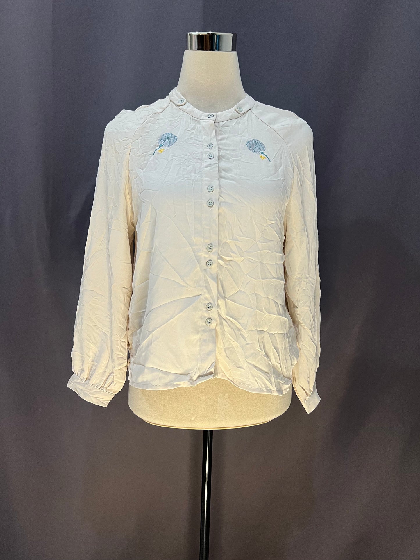 Generic Fan Embroider (Dirty White)