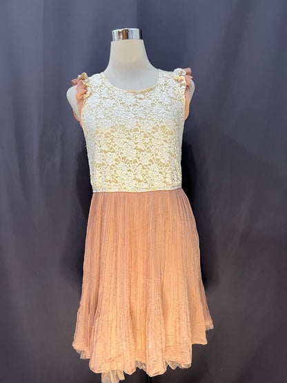La Chapelle Sport Patterned White Top (Rose Gold)