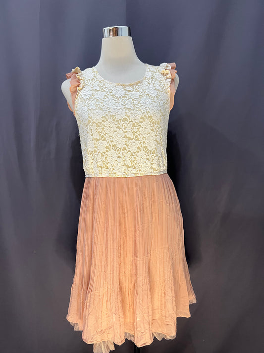 La Chapelle Sport Patterned White Top (Rose Gold)