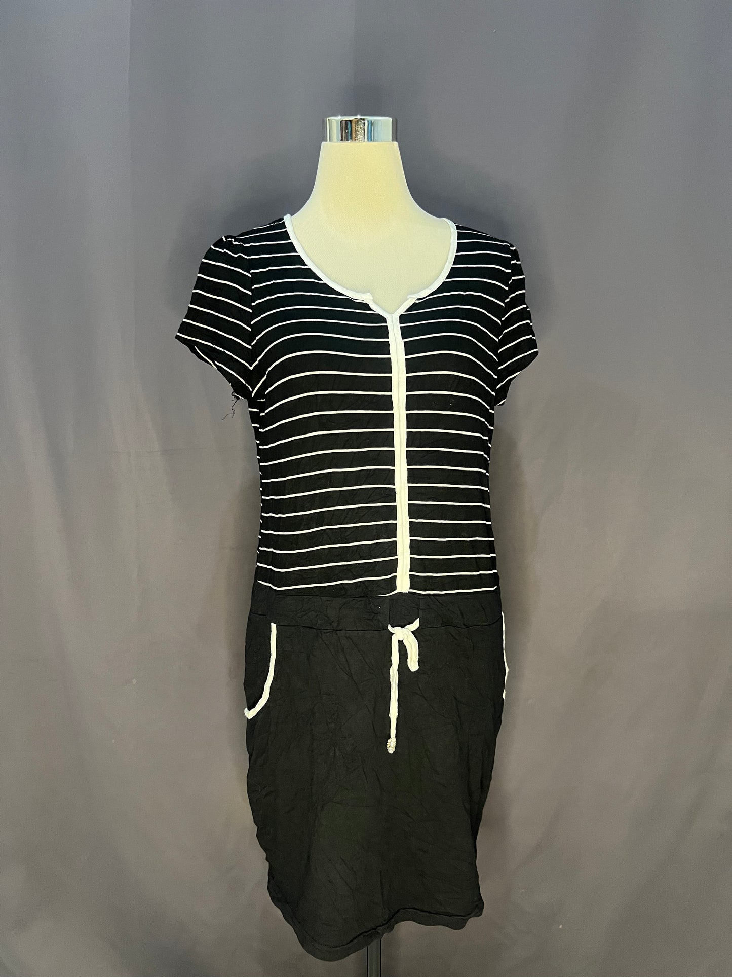 Generic White Stripes (Black)